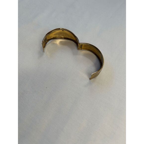 Vintage Gold Tone, Black Jem Wide Snap Bracelet, Scroll, Textured, Mid-Century - Picture 4 of 7